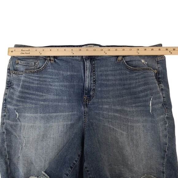 Torrid Womens Plus Size 24 Med Wash Distressed Denim Jean Shorts - Picture 9 of 13
